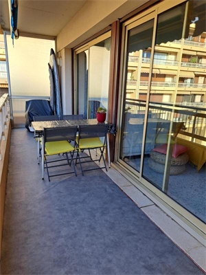 appartement à la vente -   83400  HYERES, surface 65 m2 vente appartement - UBI374880655